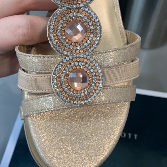 Karen Scott Casha Jewel Light Gold T Strap Wedge Heel Sandals - Picture 11 of 16